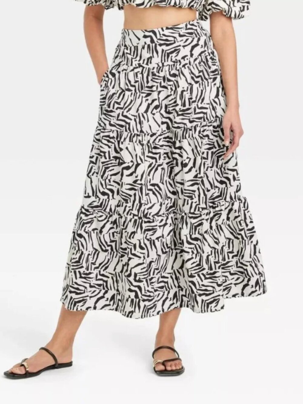 A new day Black & White Abstract Tiered Maxi Skirt Size Medium